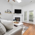 木紋地膠的魅力：打造溫暖舒適空間的秘訣